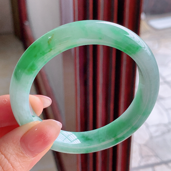 54圈天然翡翠A货老坑冰糯种飘正阳绿手镯29绿色平安镯飘绿翡翠色