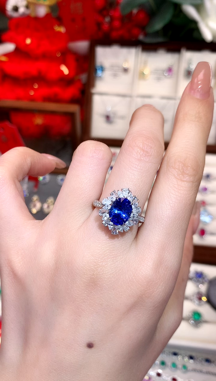 【闪购商品】蓝宝石戒指18K金镶嵌3.52ct/天然宝石/七天无理由