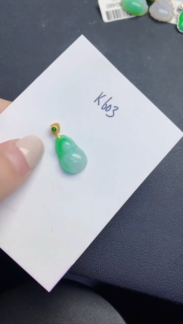 颈饰未镶嵌翡翠缅甸天然翡翠A货