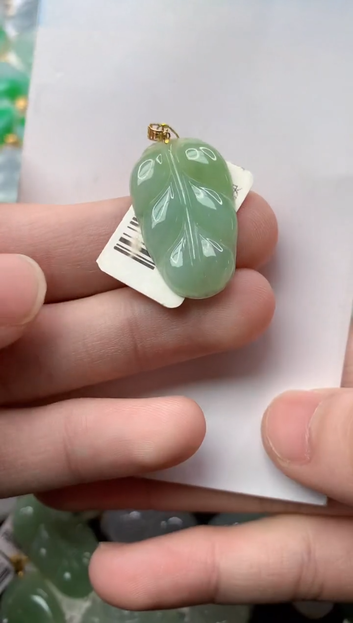 【闪购商品】翡翠颈饰18K金镶嵌1.........