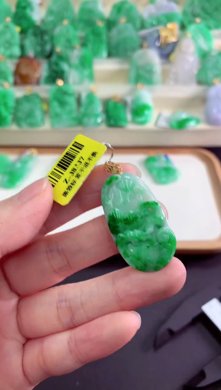 【闪购商品】翡翠吊坠(不含链)18K金镶嵌挂件