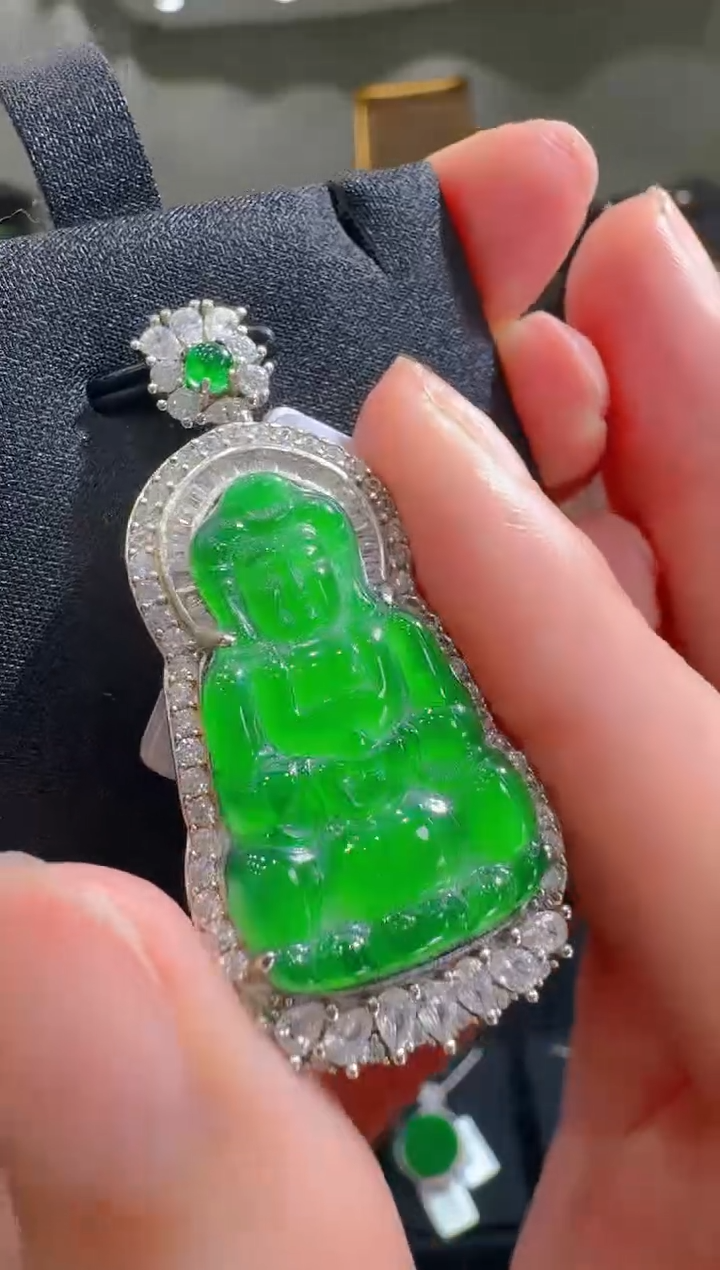 【闪购商品】翡翠吊坠(不含链)银S925镶嵌天然翡翠A货多样性发一件