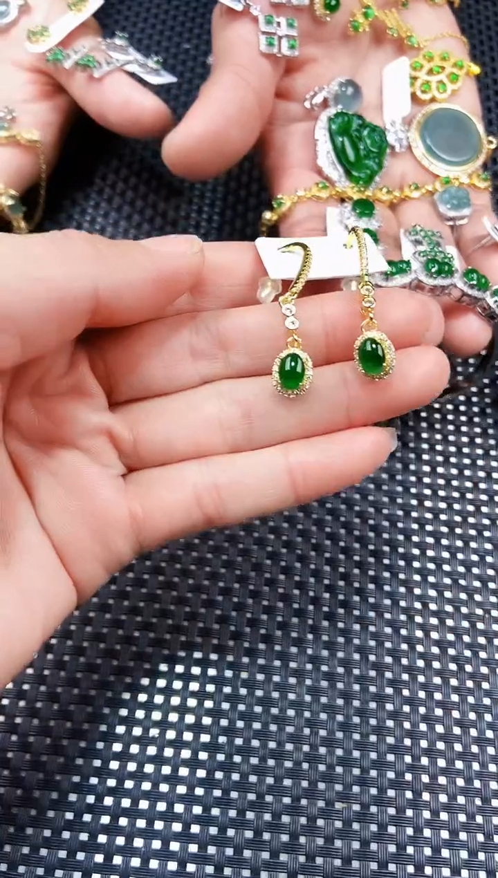 【闪购商品】翡翠耳饰未镶嵌111111111