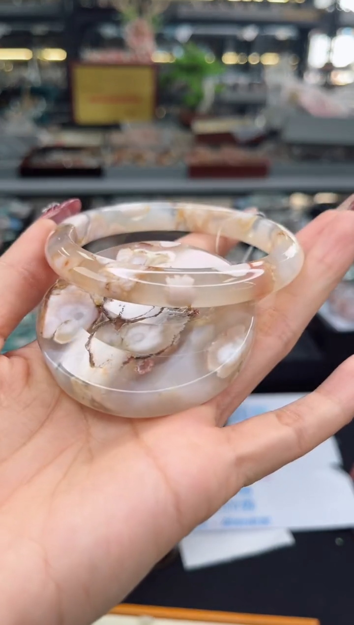 【闪购商品】石英质玉手镯未镶嵌61圈口（赠品镯心）6507161