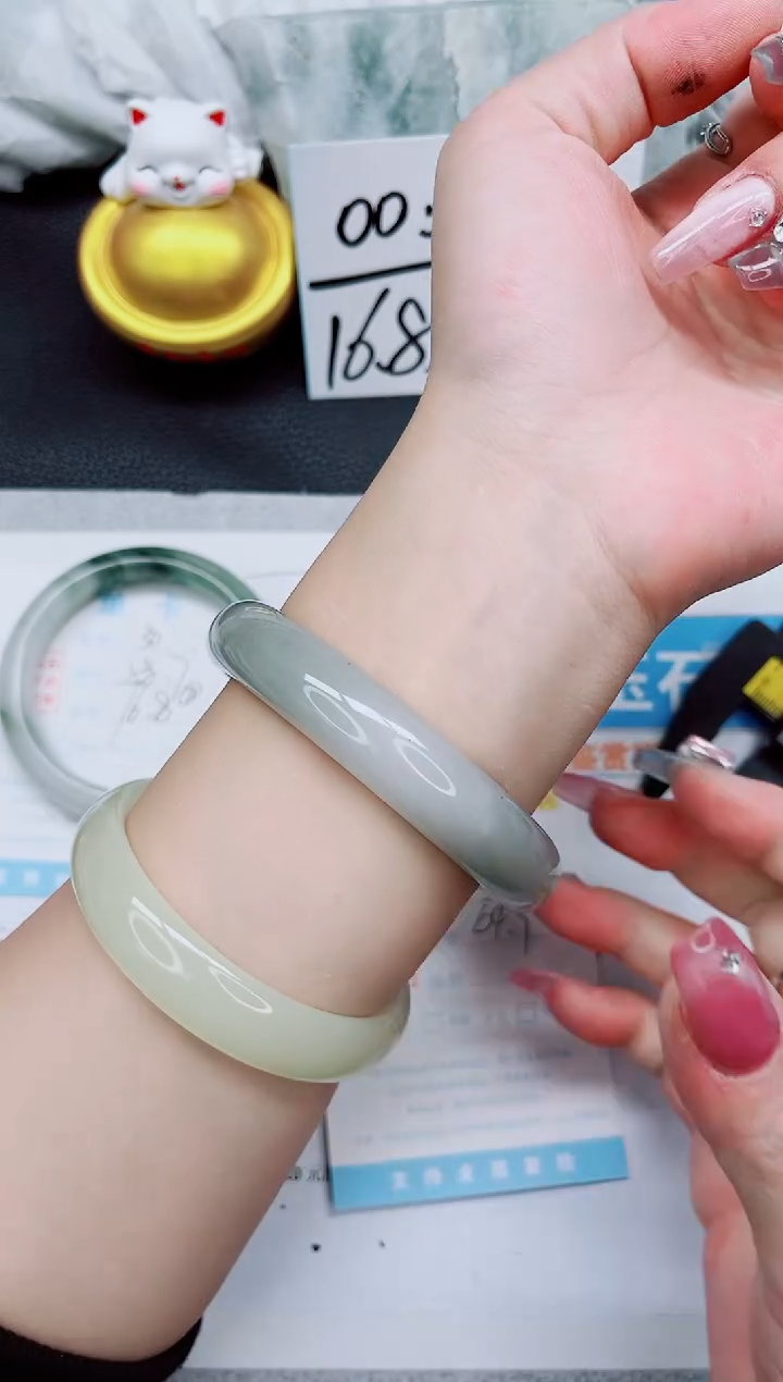 石英质玉未镶嵌手镯31-64.9