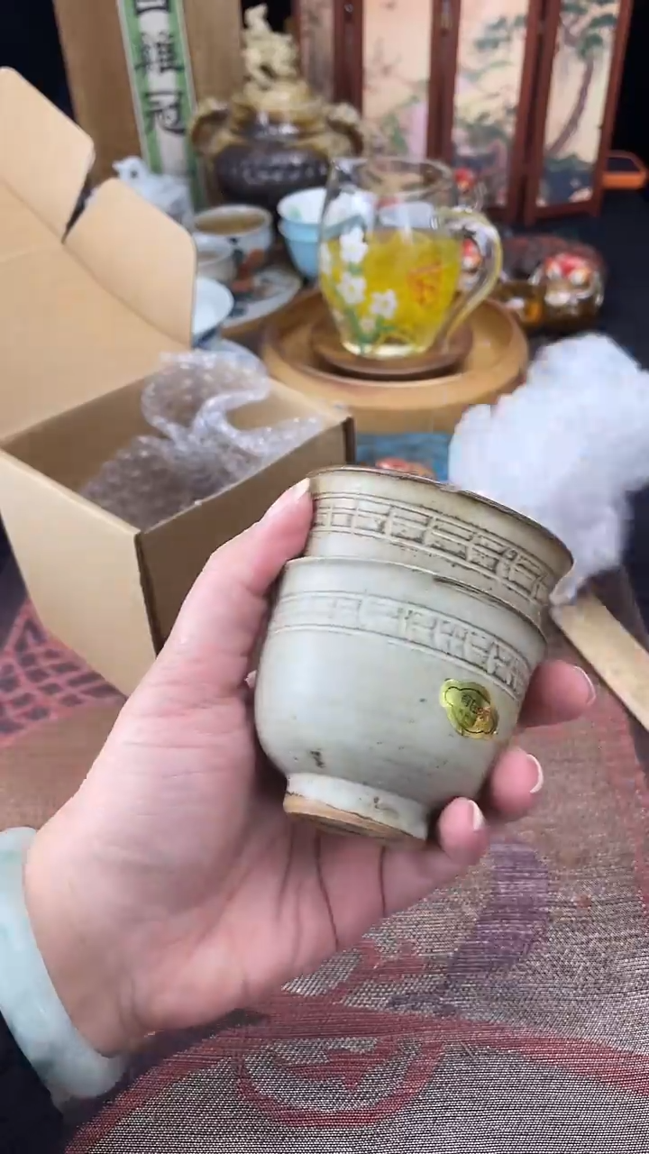 瓷片酒**处散瓷默认微瑕，看清尺寸品相再拍