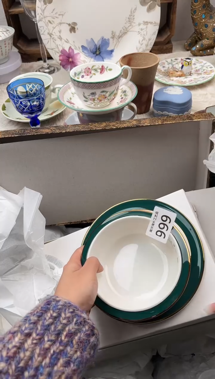 A****妞B          999