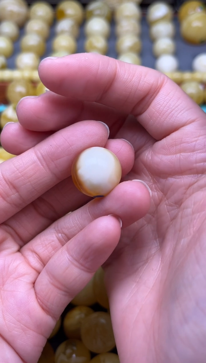 【闪购商品】蜜蜡裸石未镶嵌蜜蜡