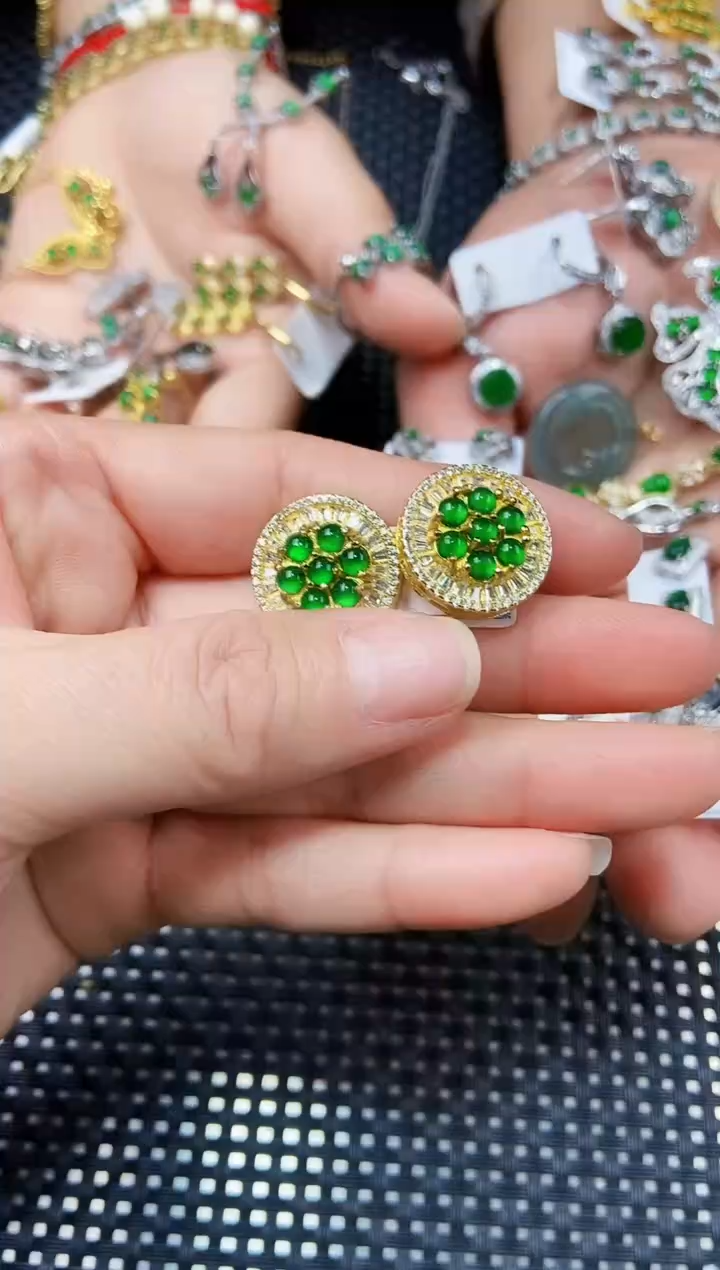 【闪购商品】翡翠耳饰未镶嵌11111111111