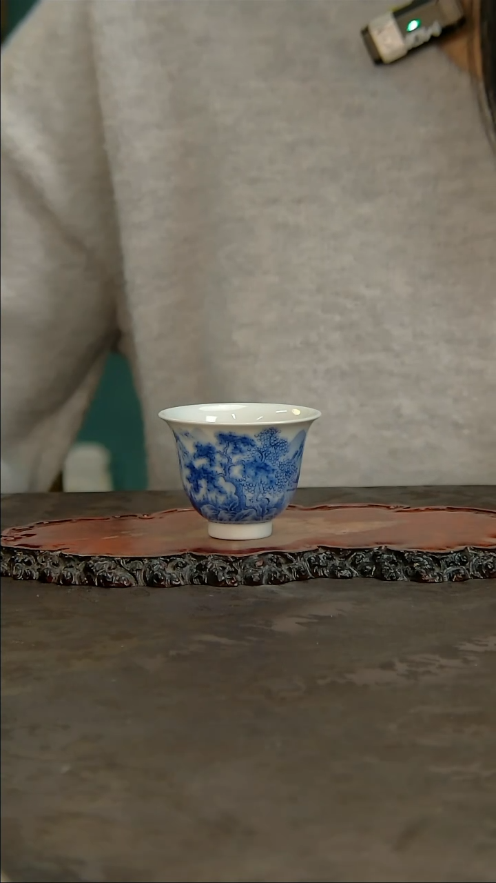 【闪购商品】青花手绘山水主人杯