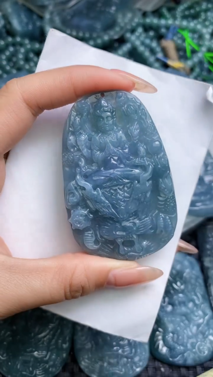 【闪购商品】翡翠颈饰未镶嵌          