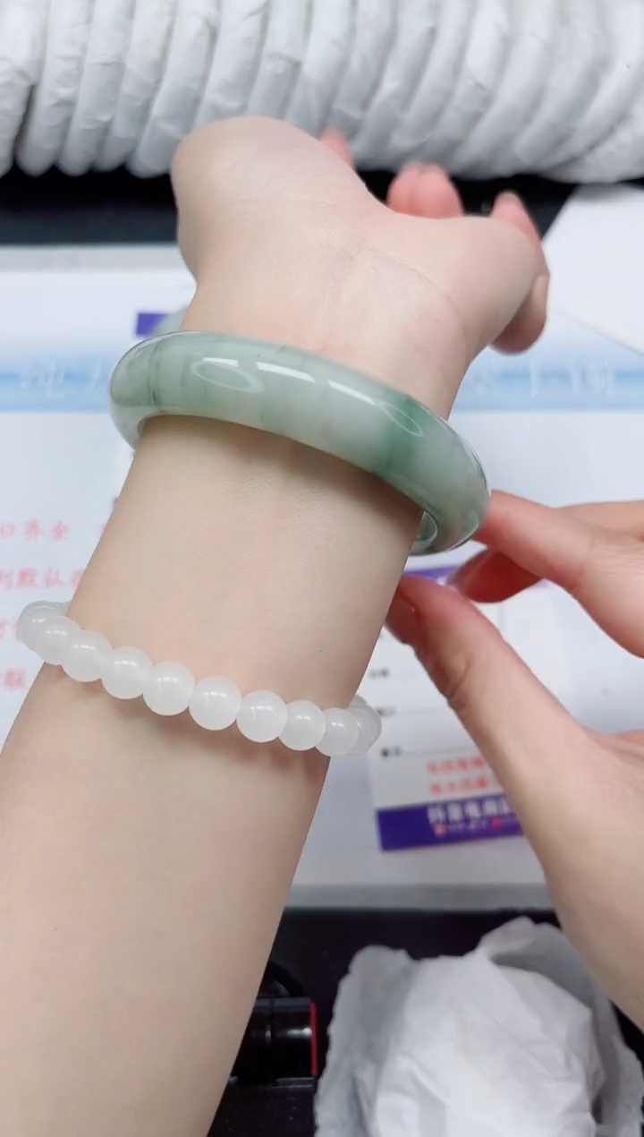 【闪购商品】石英质玉手镯未镶嵌177#56.3宽胎