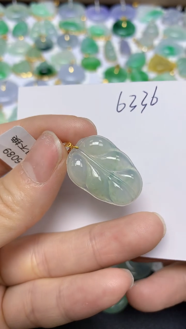 【闪购商品】翡翠挂件18K金镶嵌 天然翡翠A货