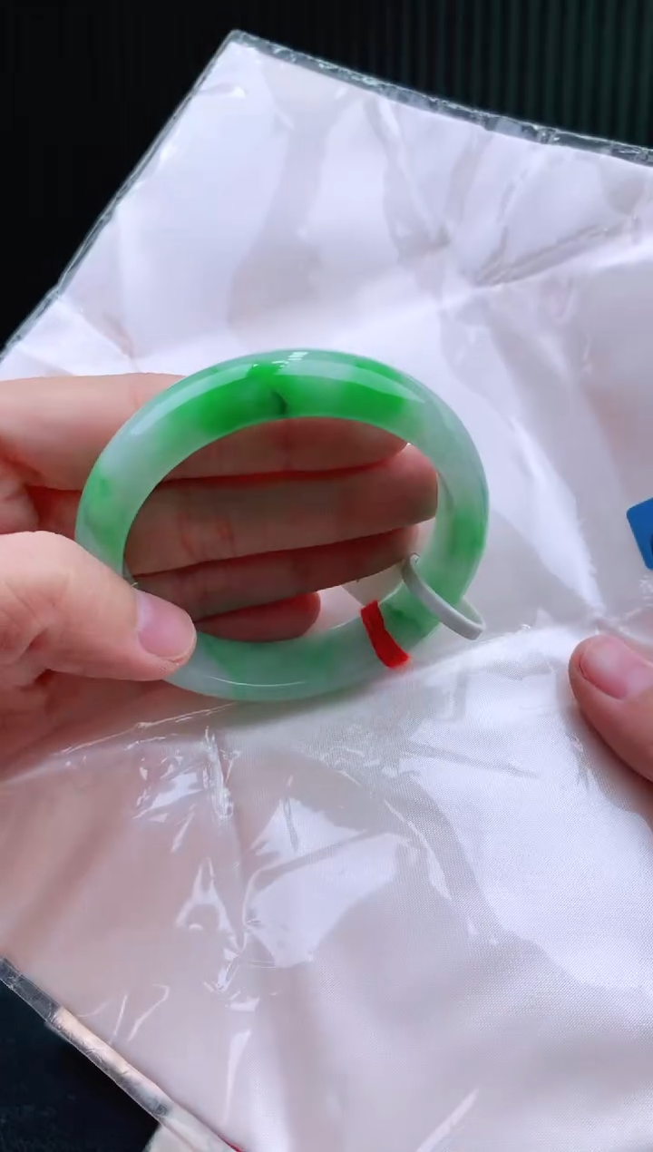 未镶嵌手镯翡翠55+