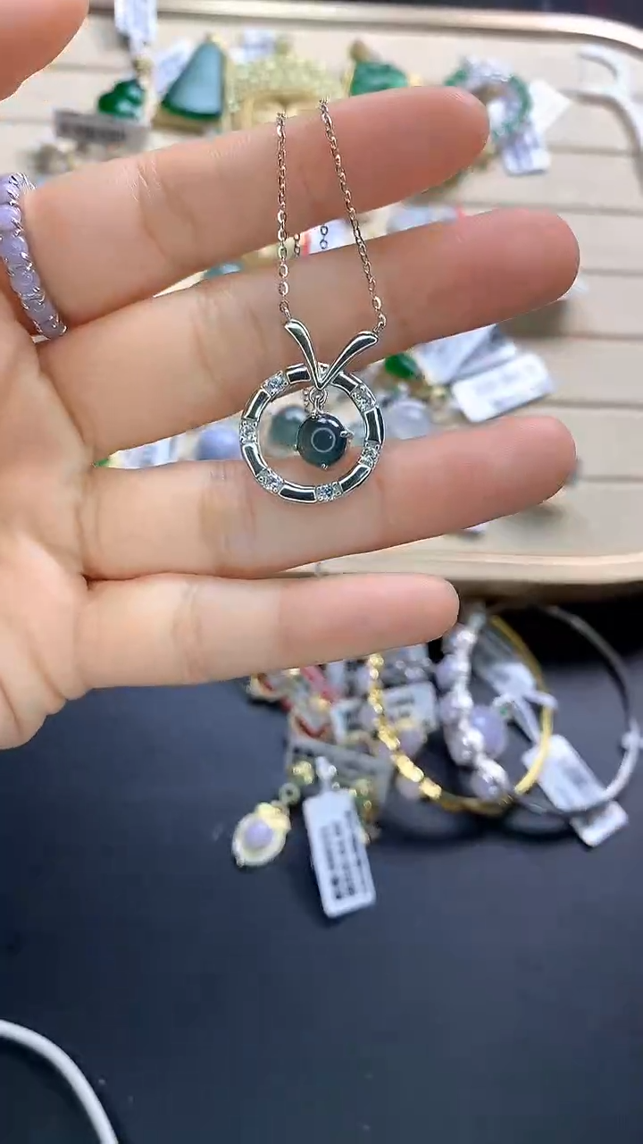 翡翠银S925镶嵌颈饰翡翠 银S925镶嵌 颈饰