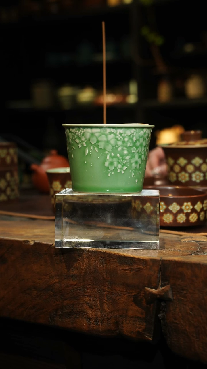 【闪购商品】瓷片李斌 梅子青 繁花猪口杯