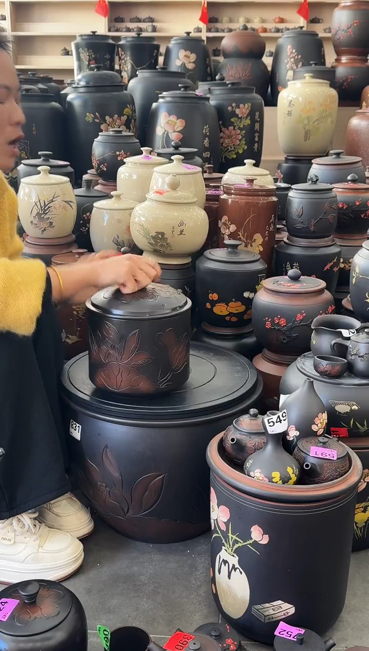 罐大大瑕疵茶叶罐  小五饼荷花拱盖   828