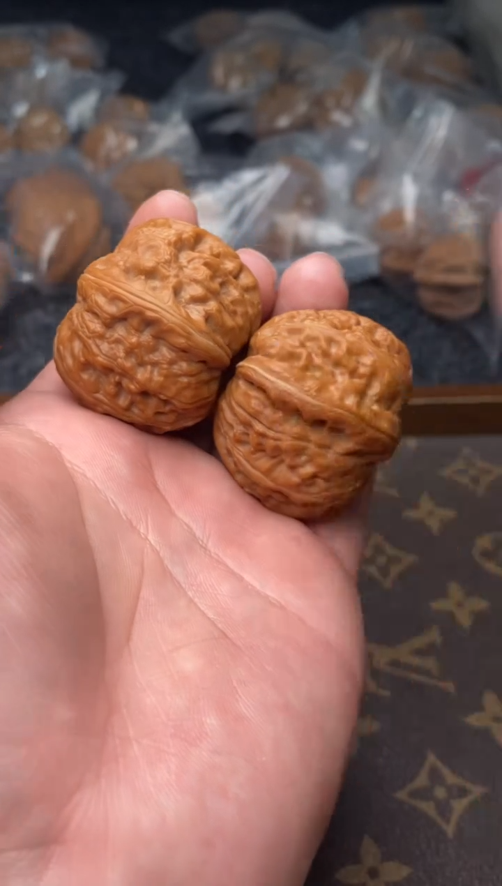 【闪购商品】文玩核桃把件G106号40尺元宝