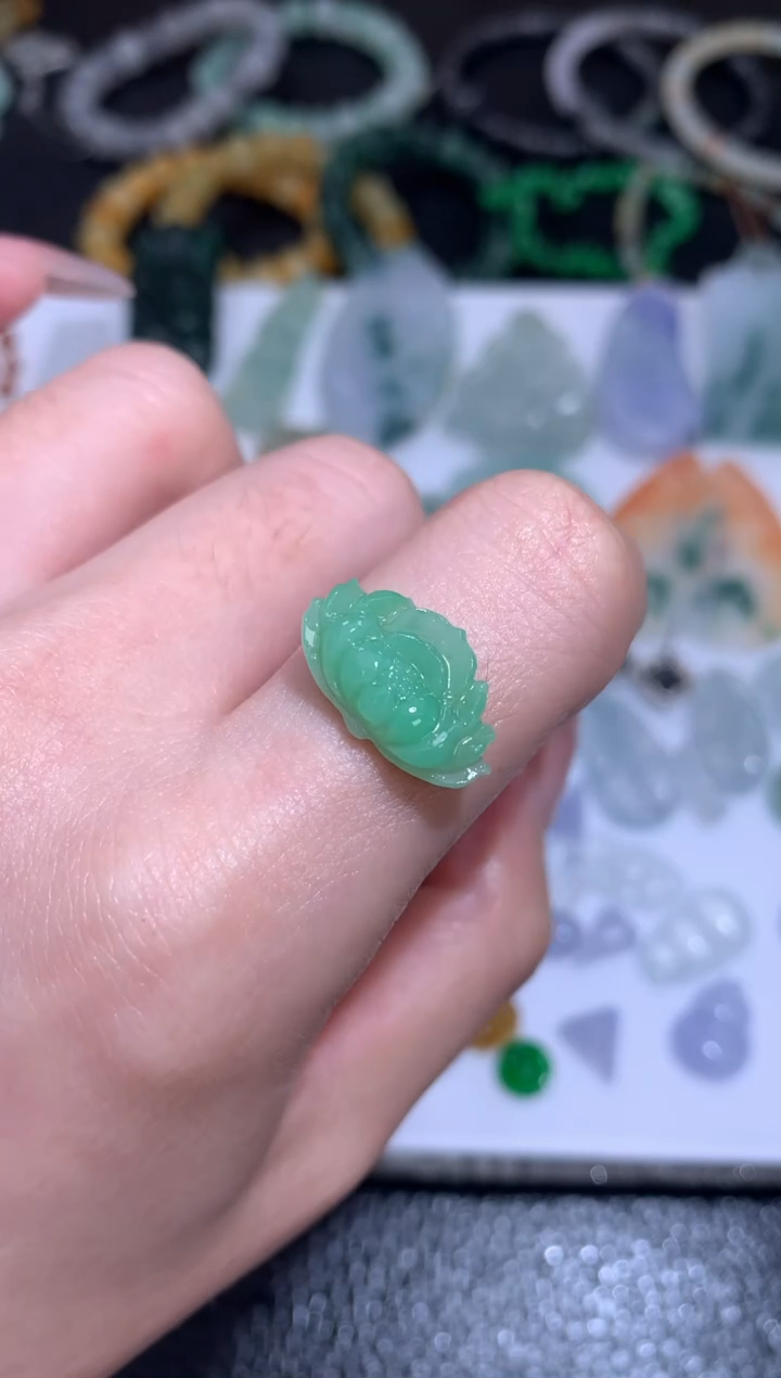 未镶嵌定制翡翠莲花