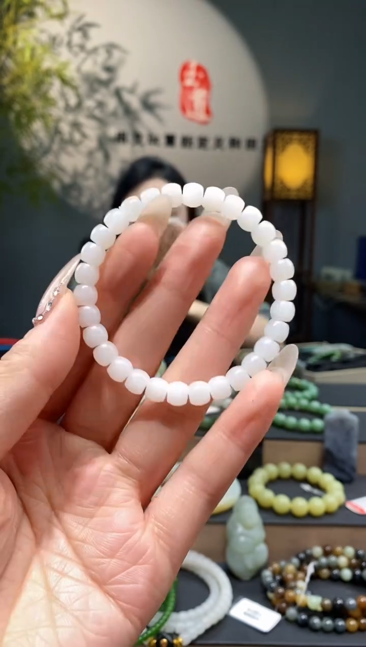 和田玉未镶嵌-7mm俄白玉手串