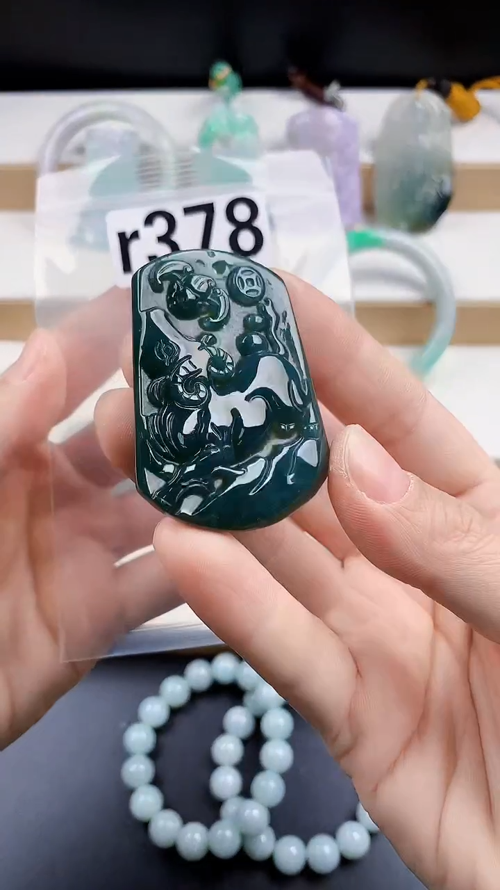 颈饰未镶嵌翡翠天然翡翠吊坠挂件