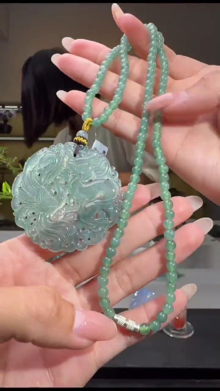吊坠(赠链)未镶嵌翡翠吊坠（多样性发其一）