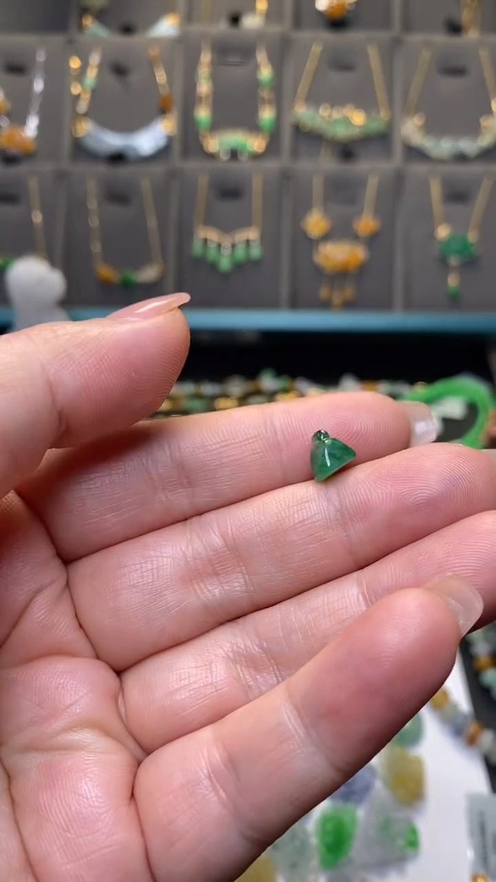 颈饰未镶嵌翡翠40393