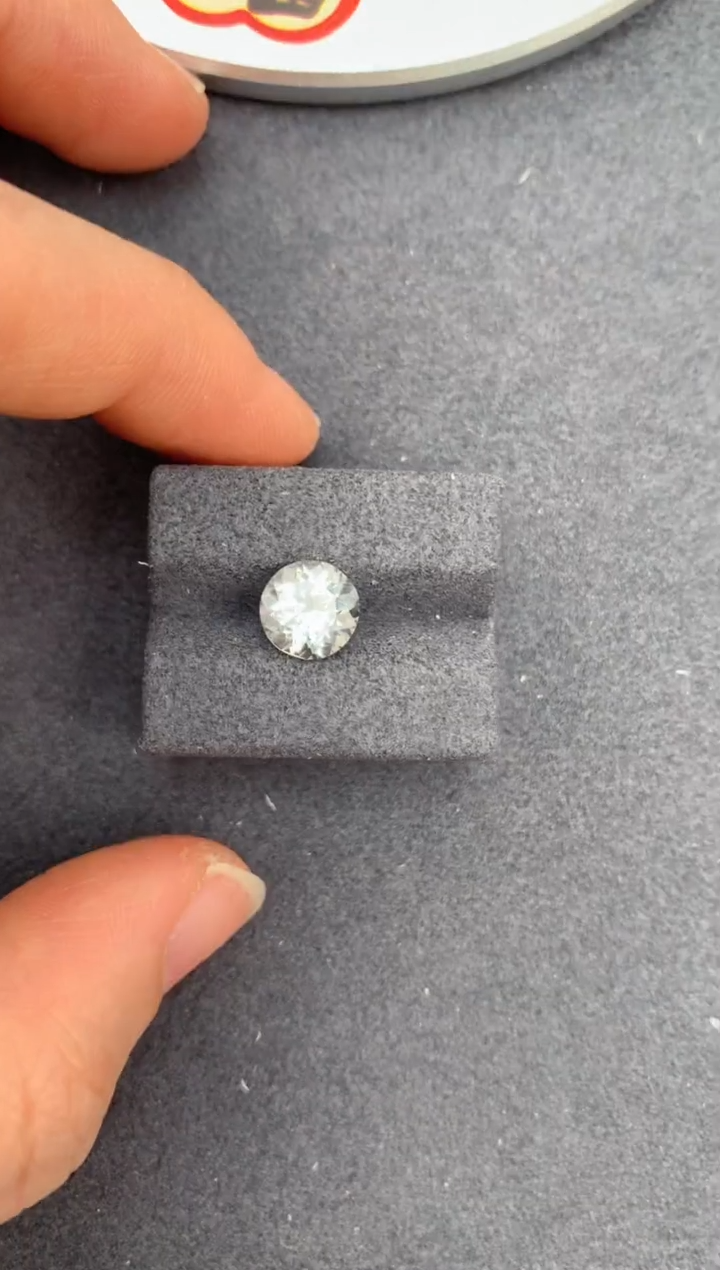 【闪购商品】绿柱石裸石未镶嵌1.9ct白海蓝