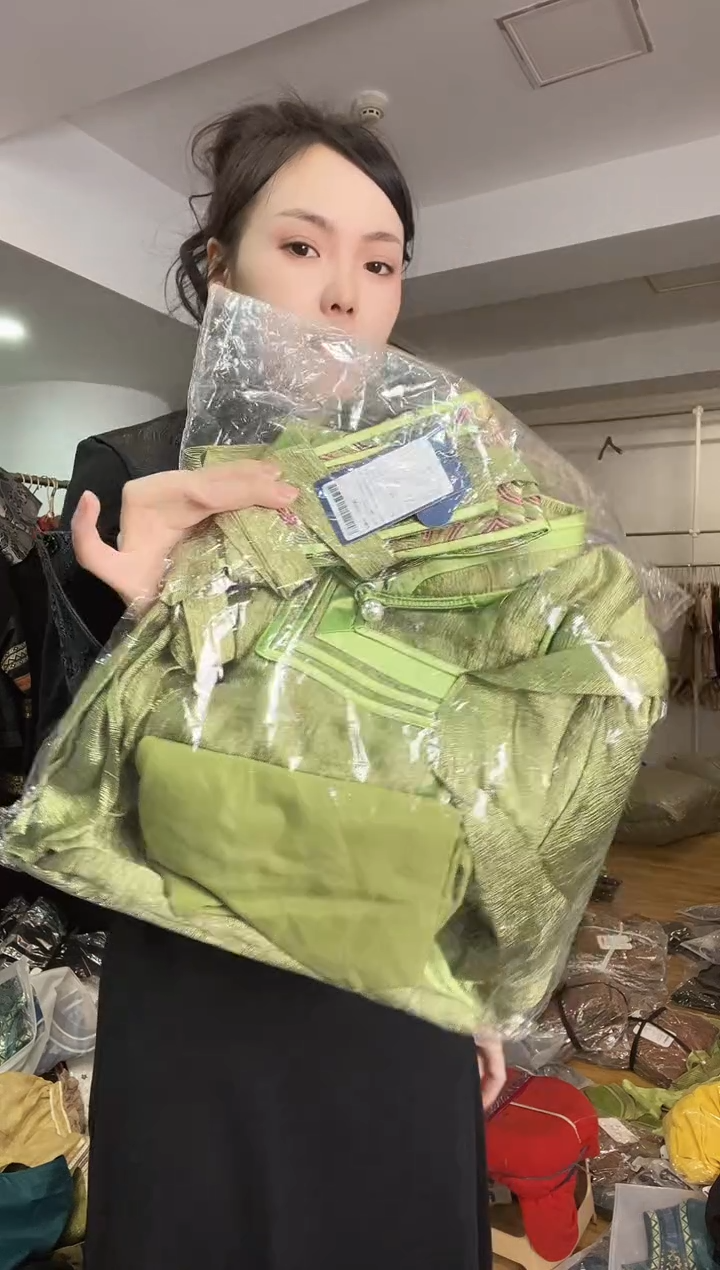 可****～L码        105-115斤  裙子