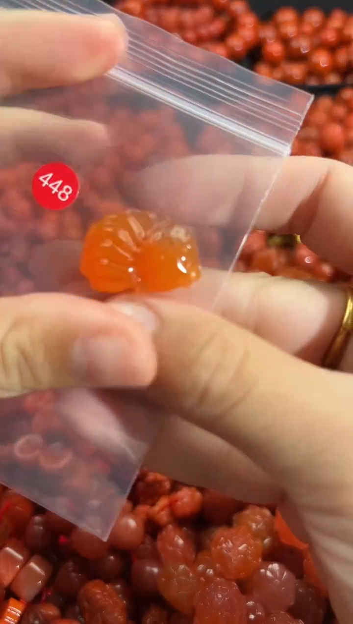 颈饰未镶嵌南红玛瑙1