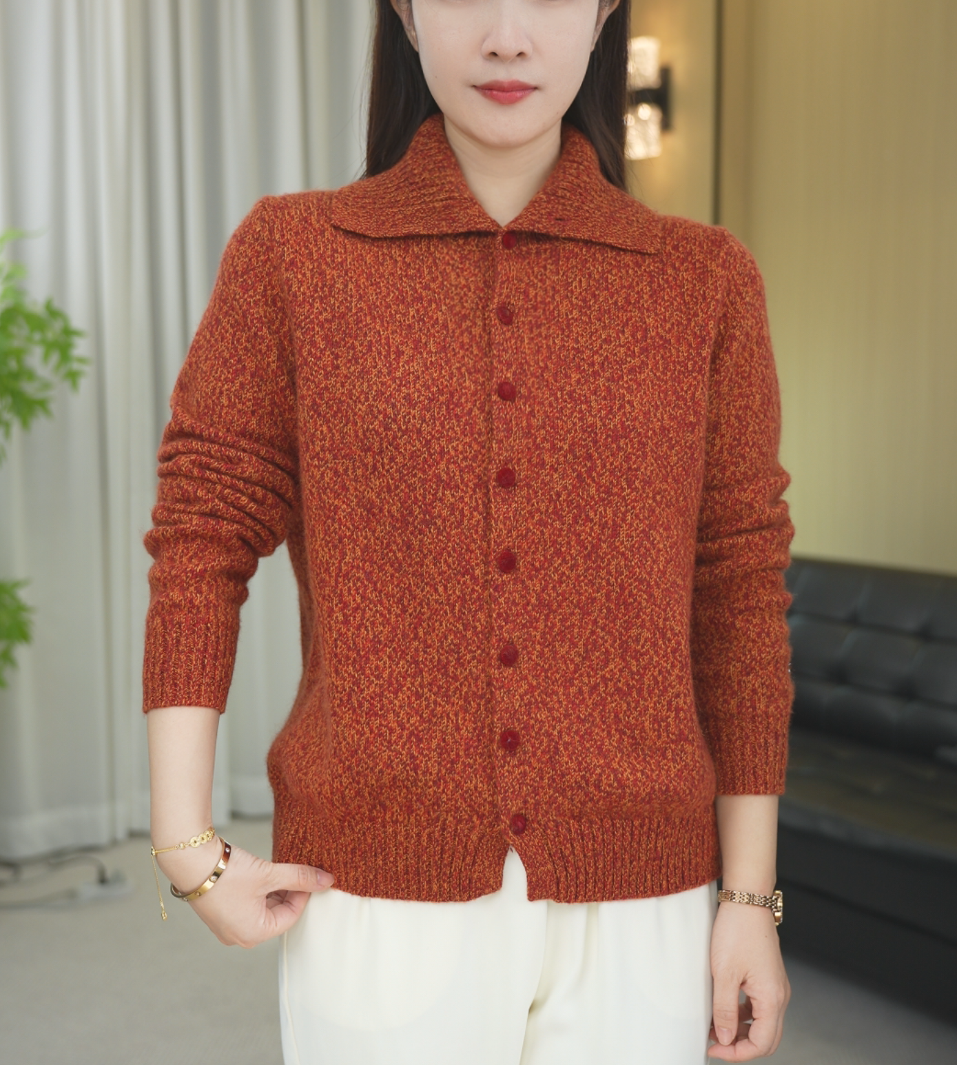 2025年冬季彩纱新款翻领宽松套头百搭时尚上档次毛衣上衣女