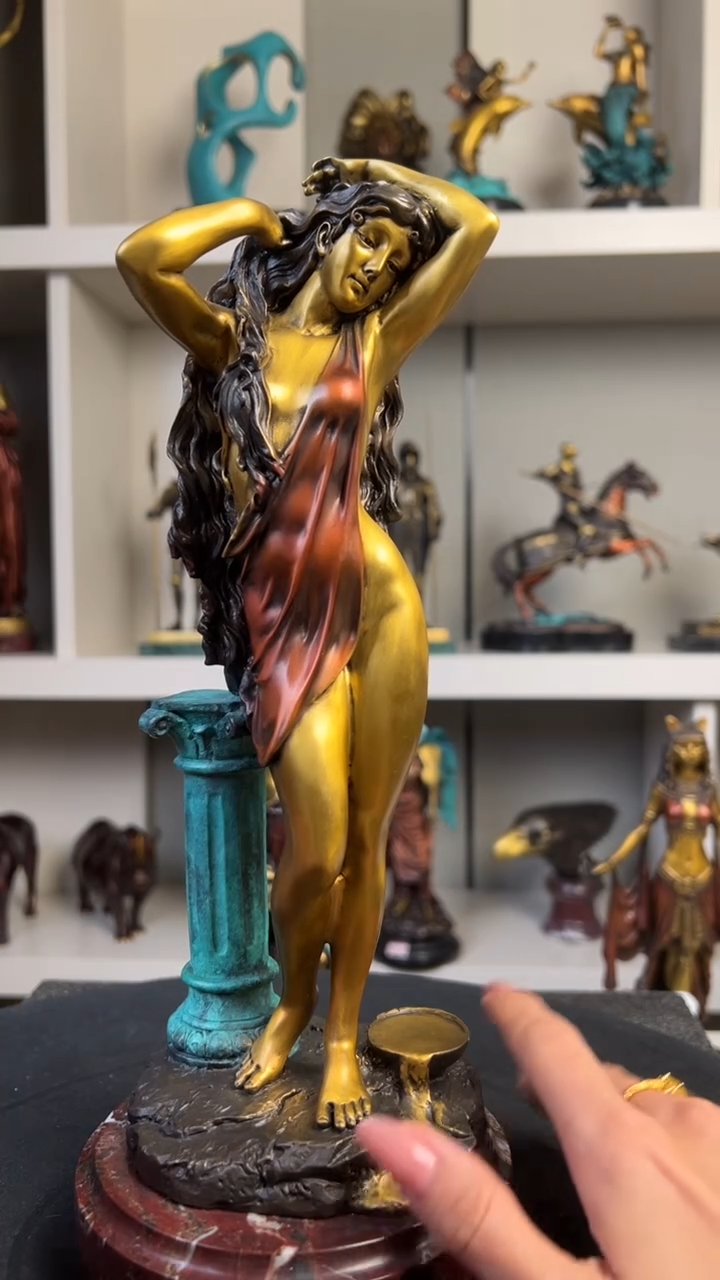 精铜材质 精美雕塑