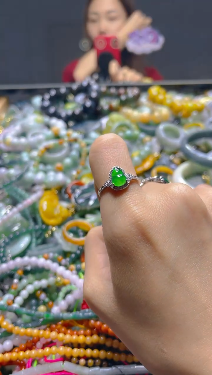 颈饰未镶嵌翡翠/U/翡翠A货，一件也是批发价