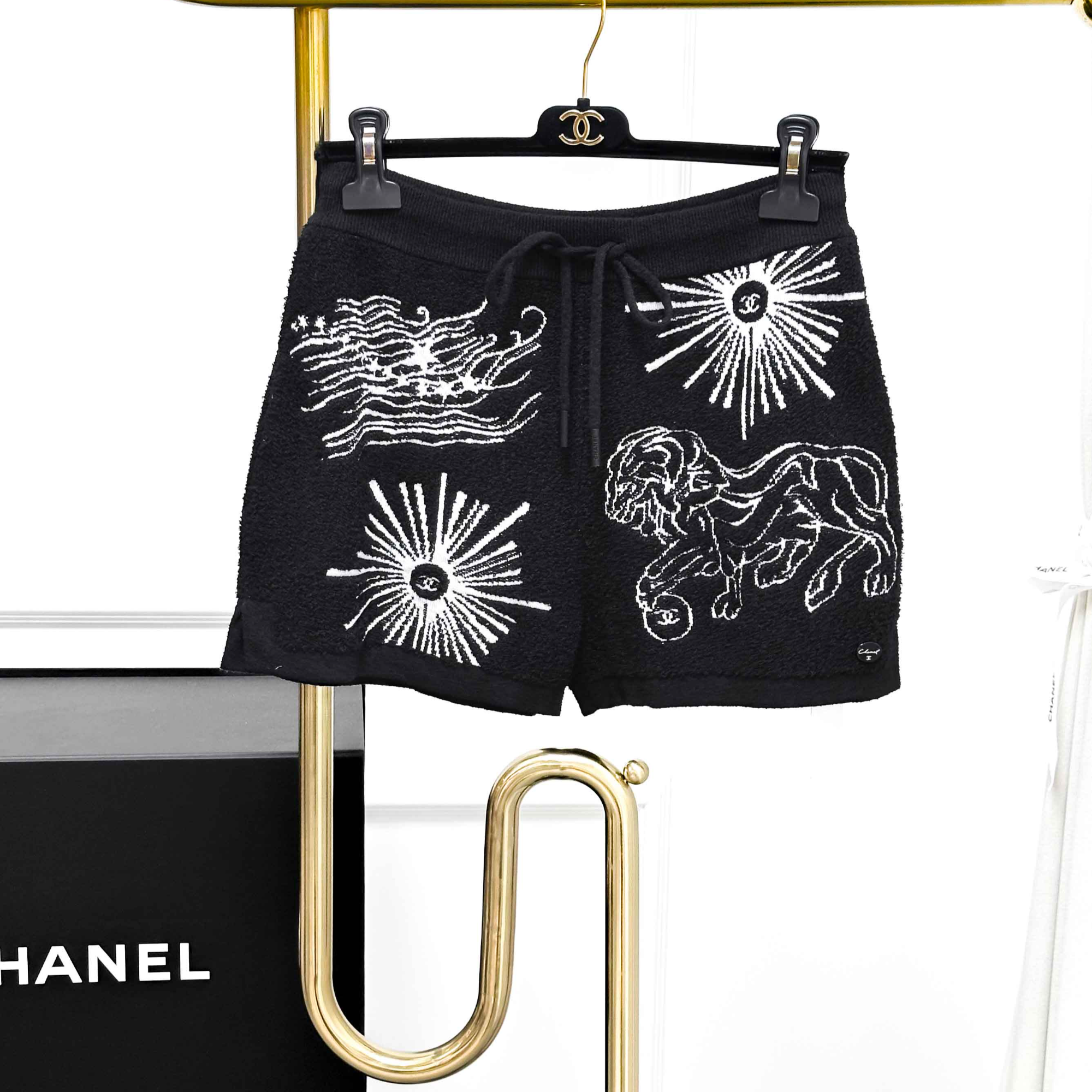 99新 Chanel/香奈儿 38码 黑色拼白色 狮子图案 短裤