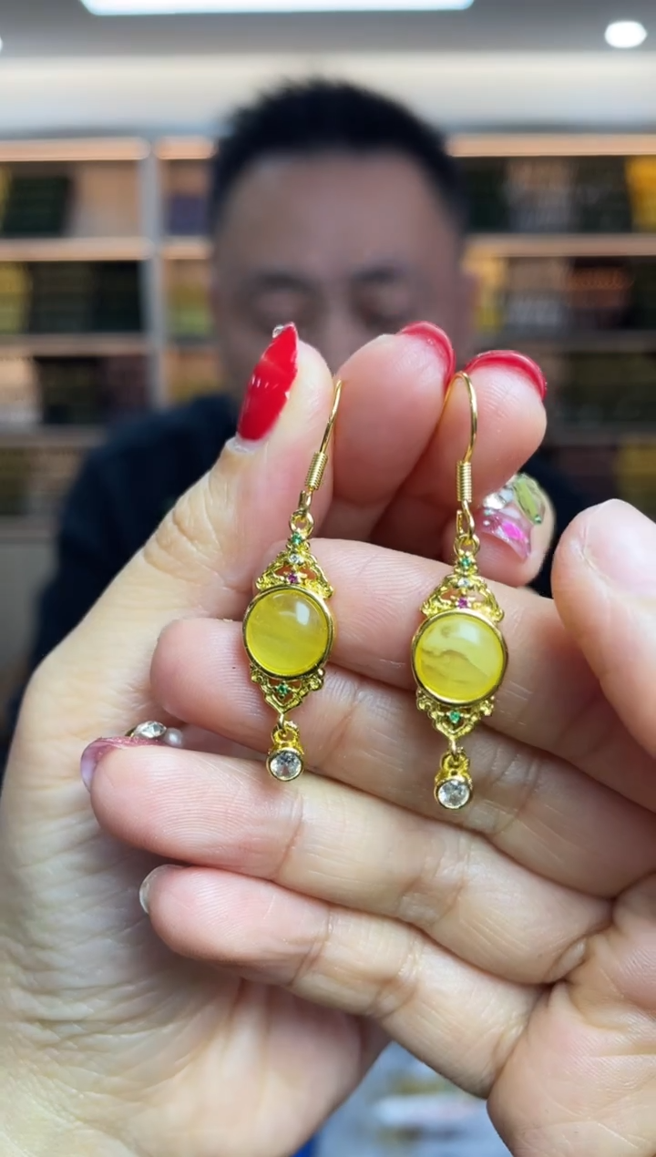 【闪购商品】蜜蜡裸石未镶嵌多样性发一件