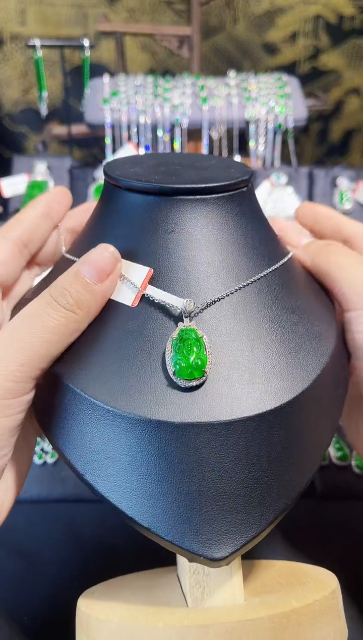 【闪购商品】翡翠颈饰银S925镶嵌貔貅吊坠