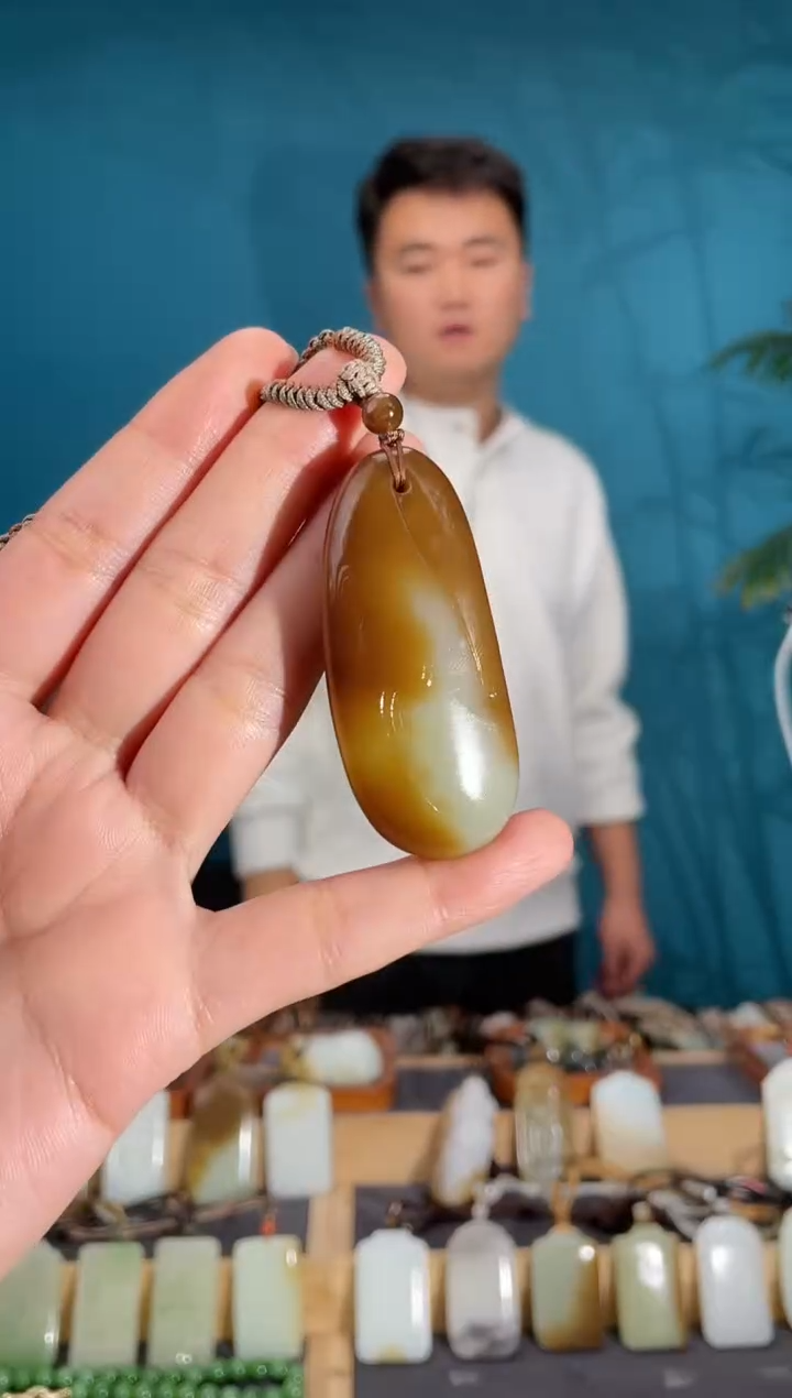 颈饰未镶嵌和田玉1