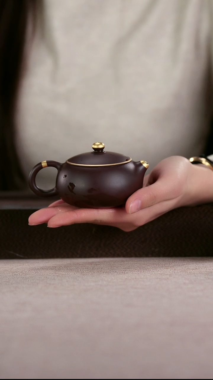 茶壶紫砂四号井茄皮紫泥描金扁西施