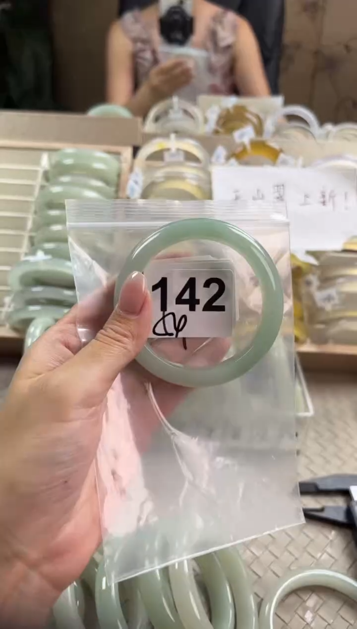 未镶嵌手镯石英质玉?***晶142