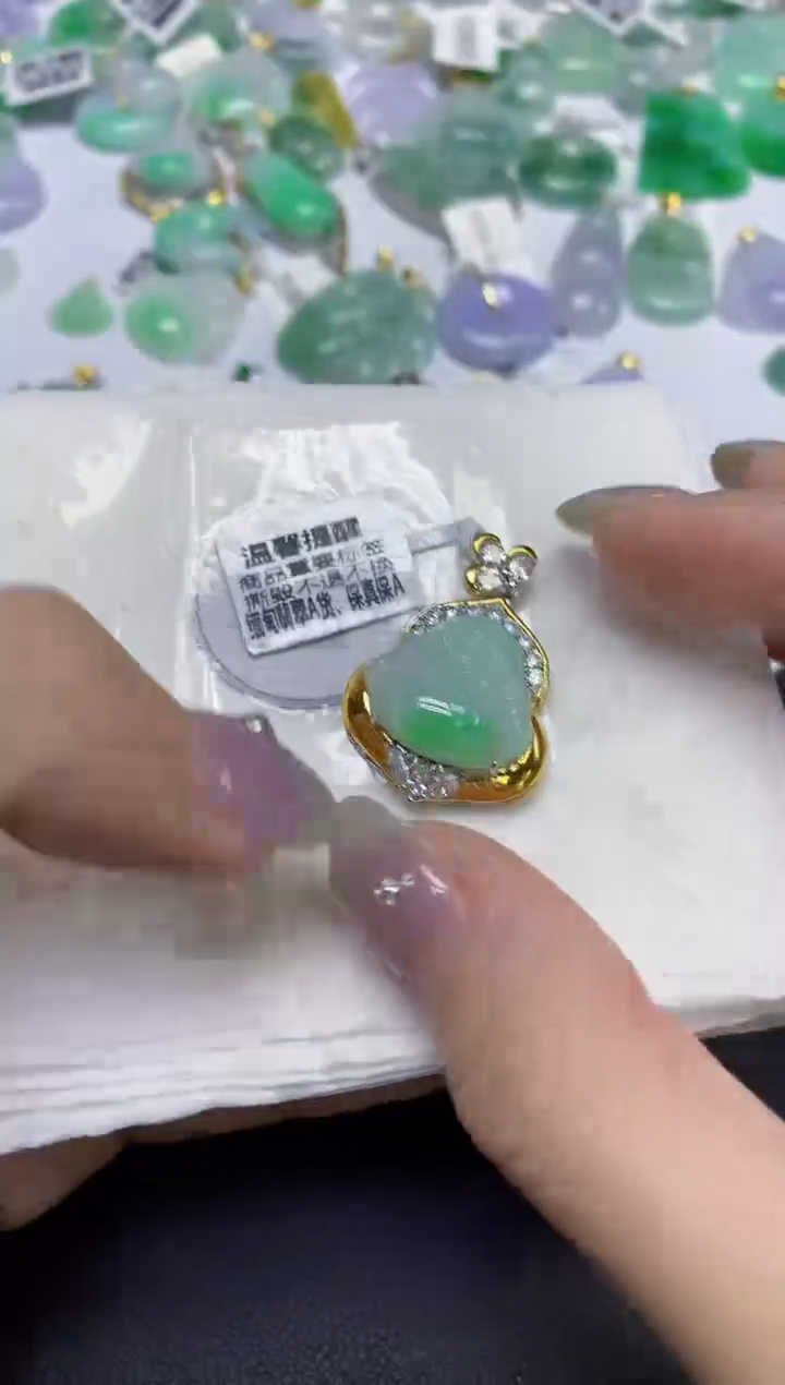 颈饰未镶嵌翡翠天然缅甸翡翠A货百元以上9元证书费自理