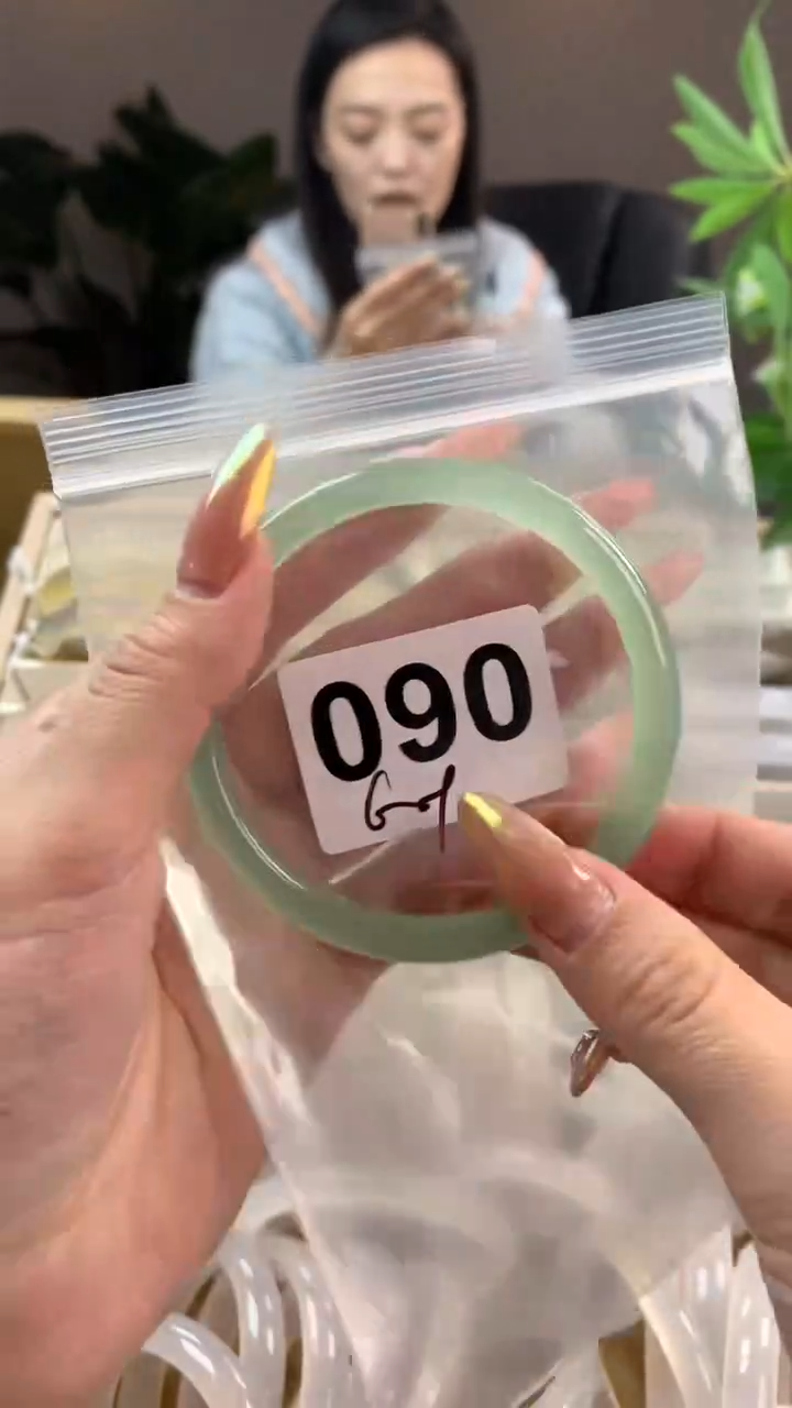 【闪购商品】玛瑙/玉髓手镯未镶嵌090