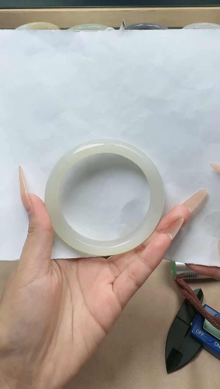 【闪购商品】和田玉手镯未镶嵌60圈口YY