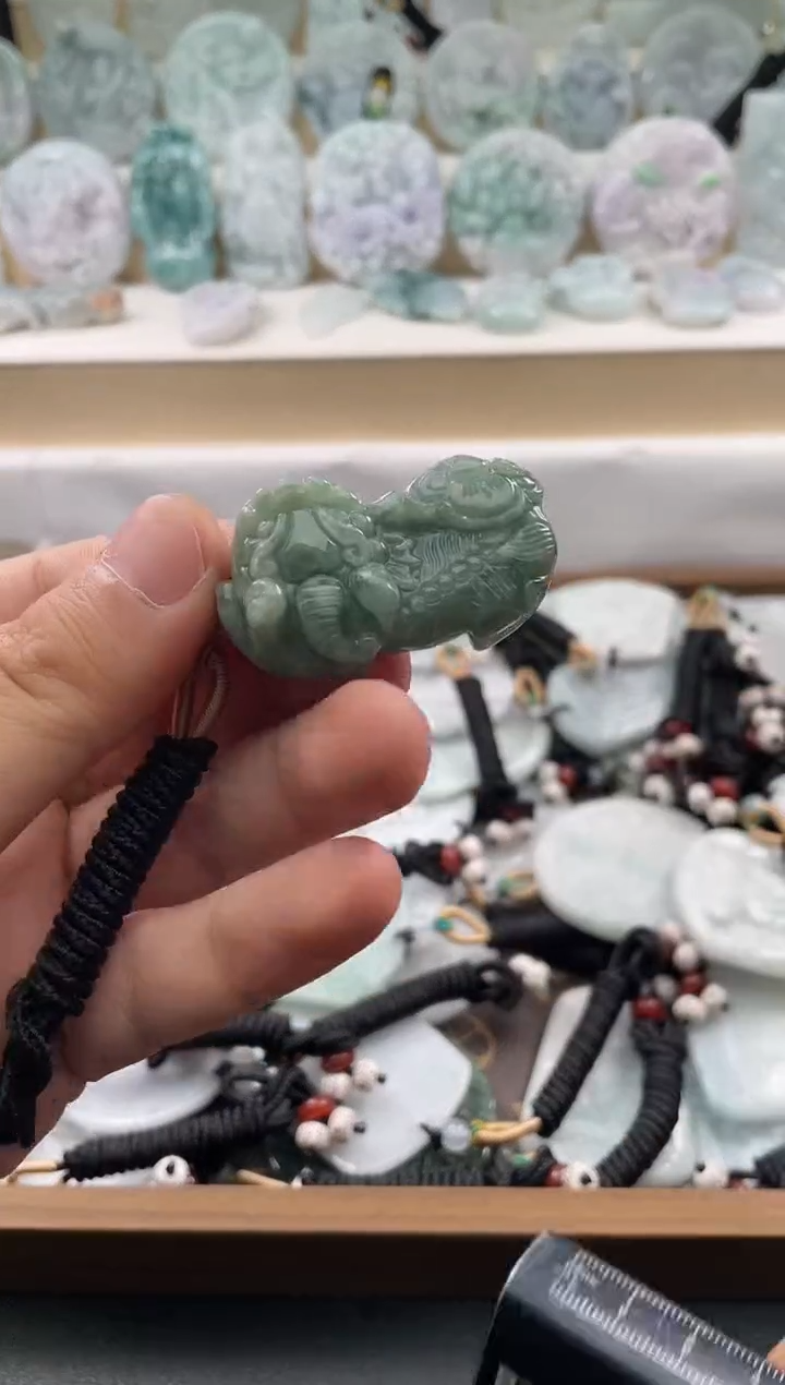 颈饰未镶嵌翡翠25/10/28/.320