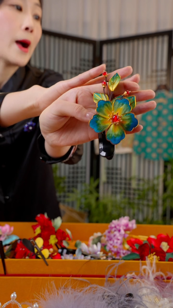 刺绣非遗苏绣绒花手工饰品