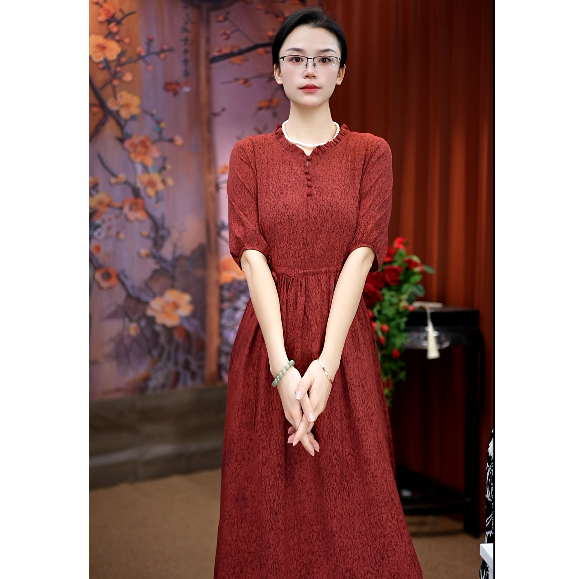 （X803）红色修身妈妈装连衣裙气质方领连衣裙牛角扣旗袍