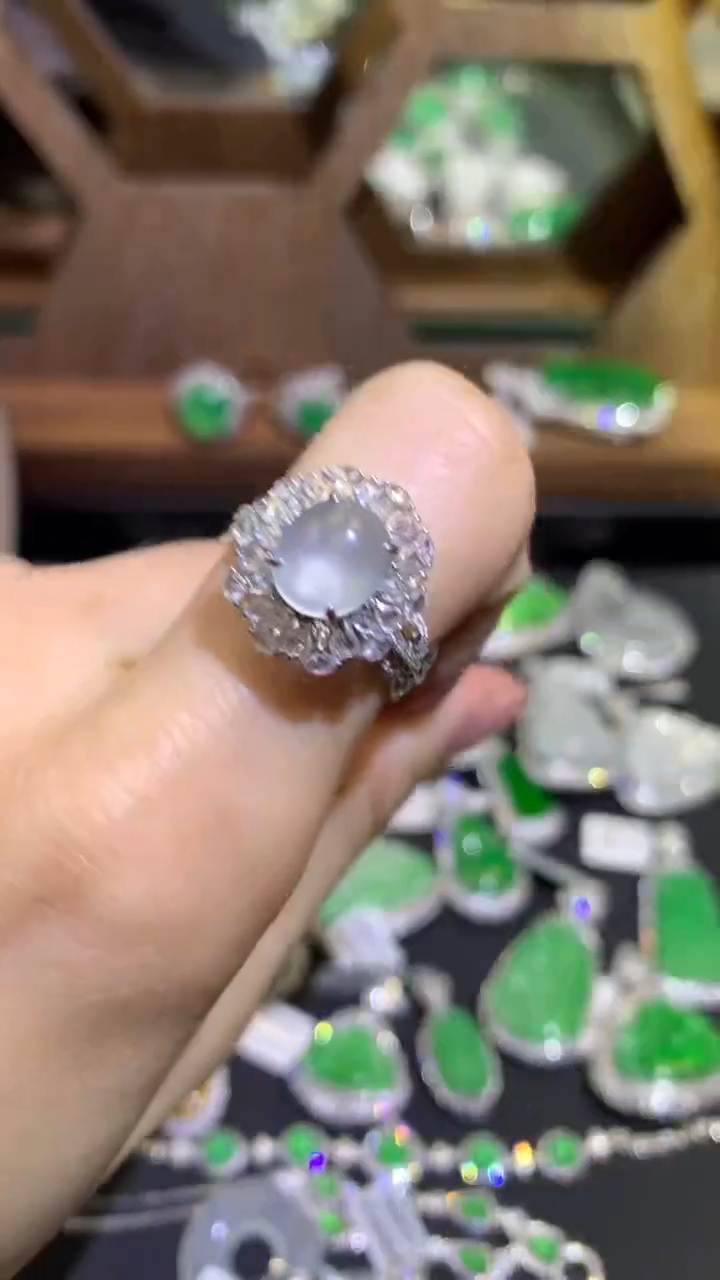 【闪购商品】翡翠吊坠(不含链)18K金镶嵌戒指