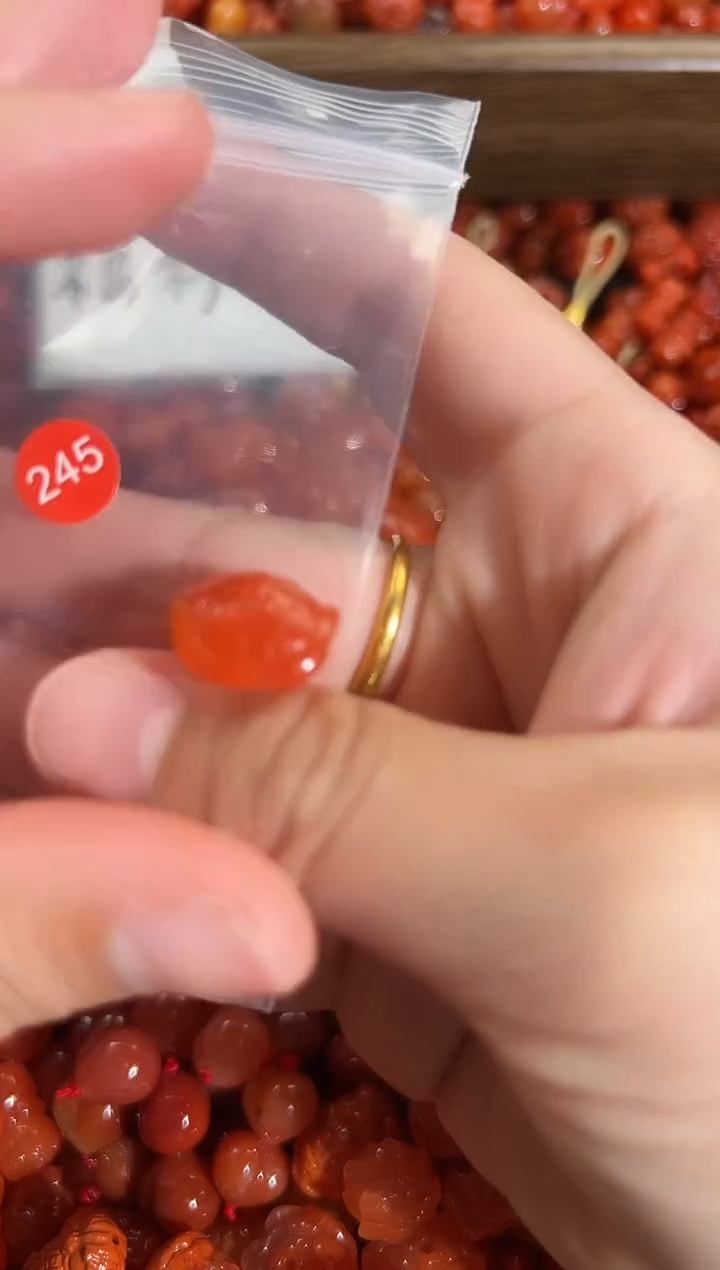 颈饰未镶嵌南红玛瑙1