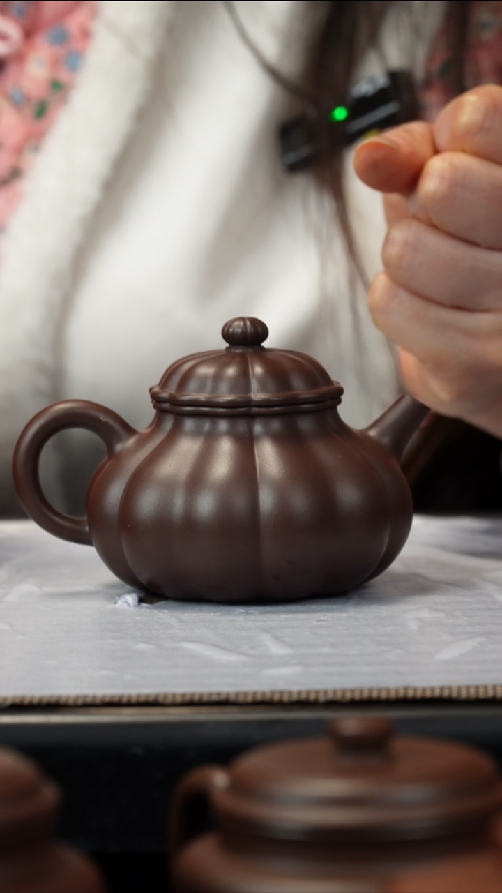 紫砂茶盏鬼***荣老紫泥筋纹容天150CC