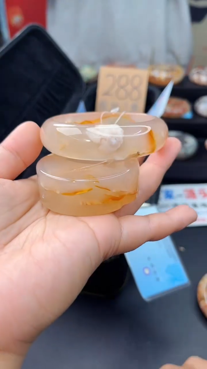 【闪购商品】石英质玉手镯未镶嵌赠送镯心（圈口56