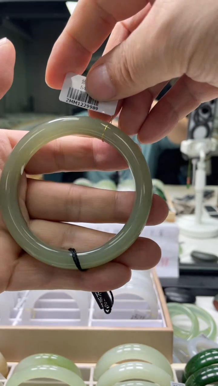 【闪购商品】和田玉手镯未镶嵌编码9989 圈口59-60